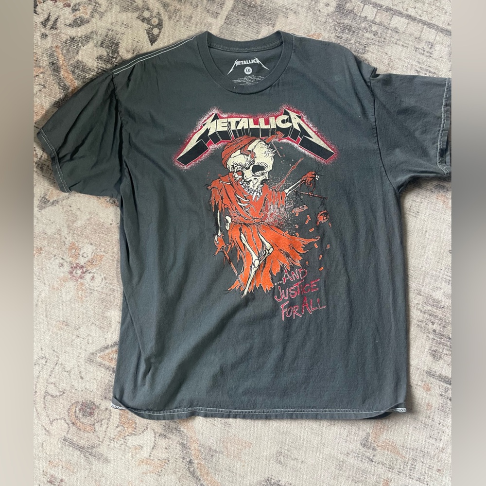 METALICA graphic tee